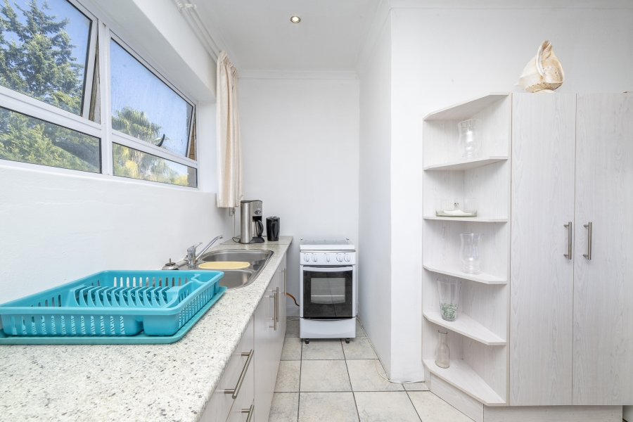 4 Bedroom Property for Sale in Uitzicht Western Cape